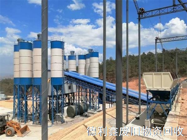 專業(yè)回收攪拌站設(shè)備，攪拌機(jī)回收，天津水泥攪拌回收